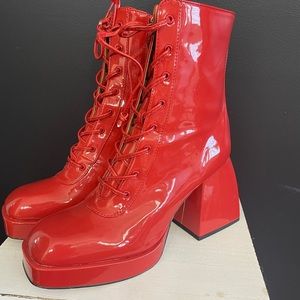 Beautiful boot for your casual outfifs